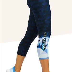 Peloton pyramid color high waist Capri